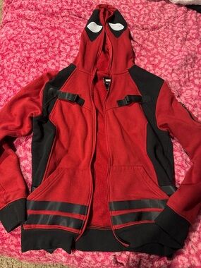 Deadpool Red & Black Hooded Zip-Up sweater small